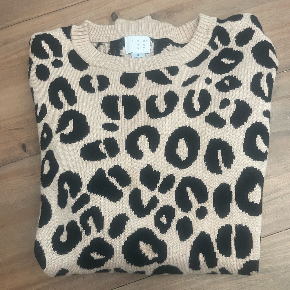 Leopard Print Crew Neck Sweater | Size Small |